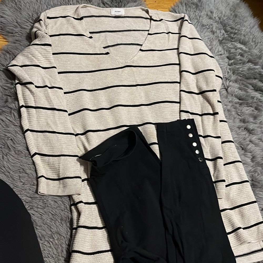 Old navy Tunic sweater size XL & Snap bottom leggings
